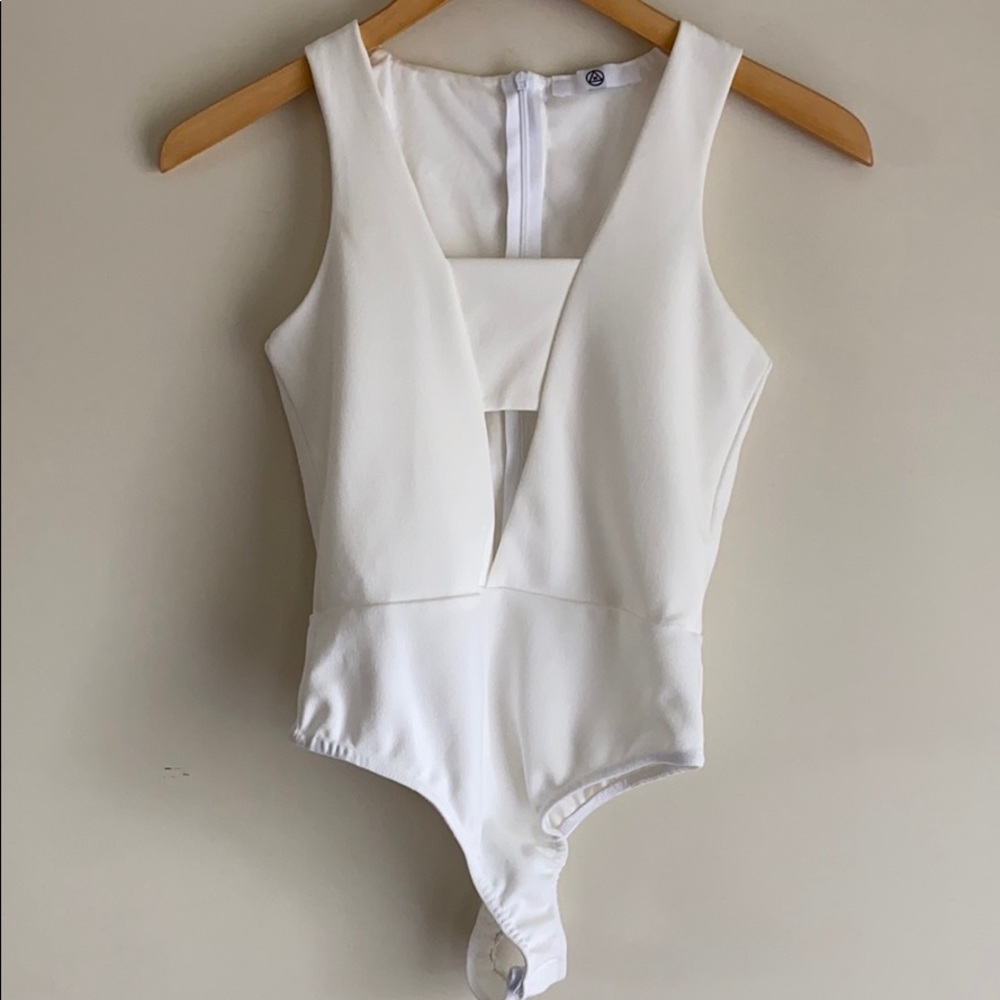 MOVING SALE ‼️ Missguided White bodysuit